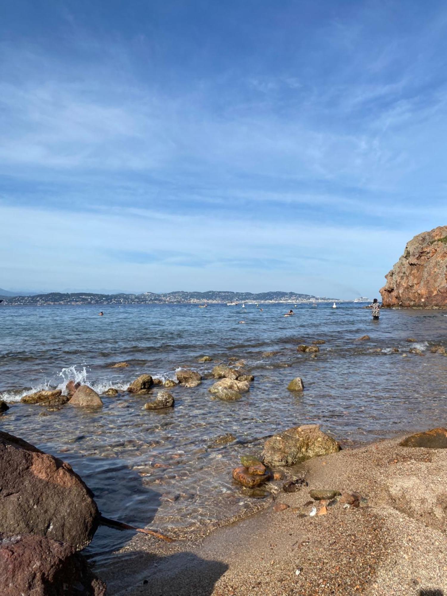 Bord De Mer, Terrasse, Tout A Pieds كان المظهر الخارجي الصورة